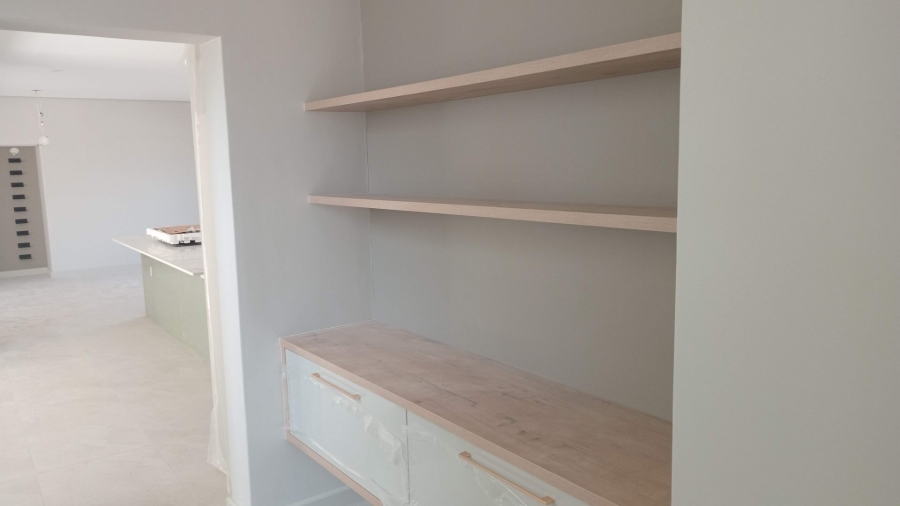 4 Bedroom Property for Sale in Sandown Western Cape